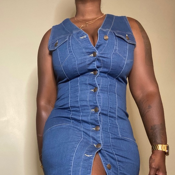 Dresses & Skirts - Denim button-up dress